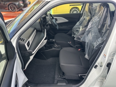 新型スイフト(スズキ)レンタＵＰ 前席内装