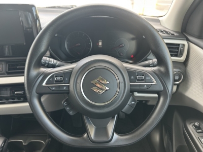 新型スイフト(スズキ)レンタＵＰ 内外装写真