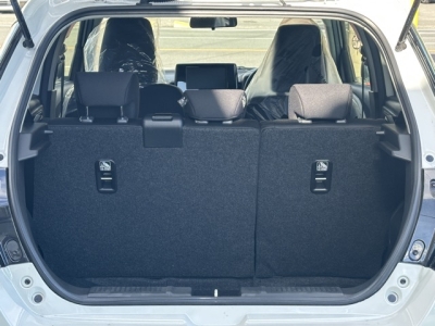 新型スイフト(スズキ)レンタＵＰ 内外装写真他