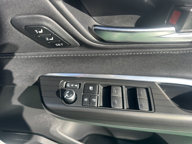 ハリアー(トヨタ)中古車 15