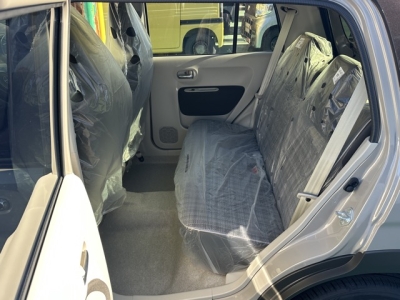 ラパンLC(スズキ)新車見本展示無 後席内装