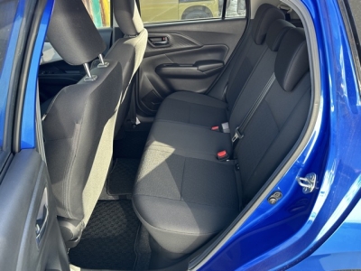 新型スイフト(スズキ)中古車 後席内装
