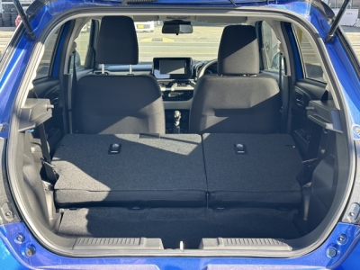 新型スイフト(スズキ)中古車 内外装写真他１