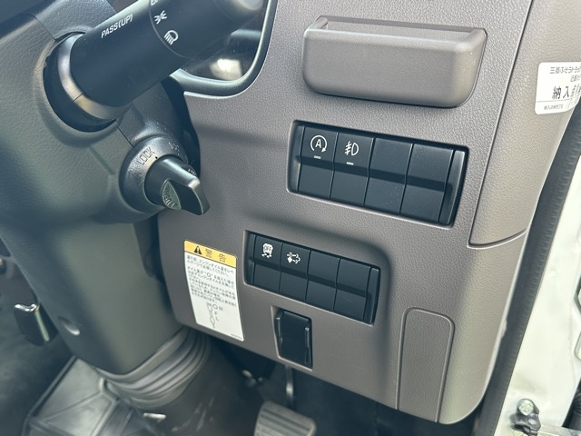 キャンター(三菱)登録済未使用車 12