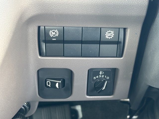 キャンター(三菱)登録済未使用車 14