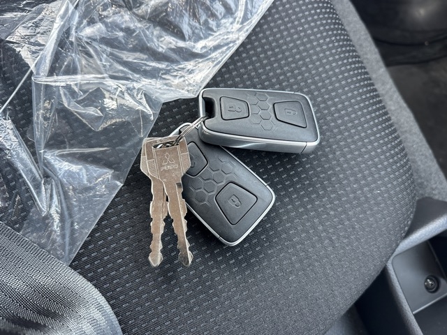 キャンター(三菱)登録済未使用車 19