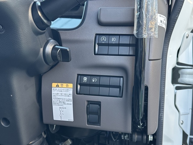 キャンター(三菱)登録済未使用車 12