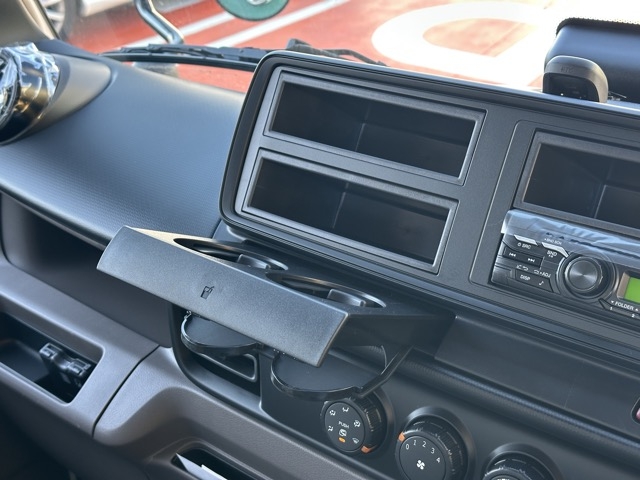 キャンター(三菱)登録済未使用車 18