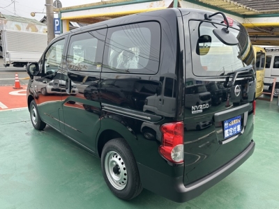 NV200バネットバン(ニッサン)中古車 後方