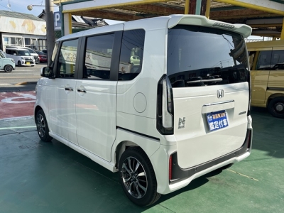 新型N-BOX(ホンダ)届出済未使用車 後方