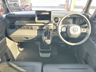 新型N-BOX(ホンダ)届出済未使用車 内外装写真他