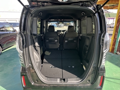 N-BOXカスタム(ホンダ)中古車 内外装写真他２