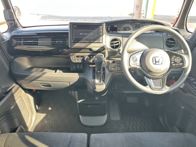 N-BOXカスタム(ホンダ)中古車 内外装写真他