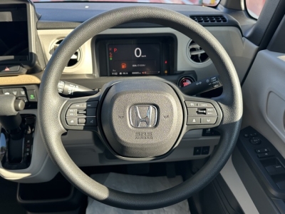 新型N-BOX(ホンダ)届出済未使用車 内外装写真