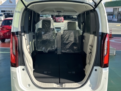 新型N-BOX(ホンダ)届出済未使用車 内外装写真他２