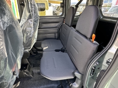N-VAN(ホンダ)届出済未使用車 後席から見た前席