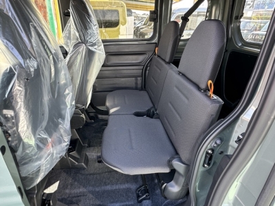 N-VAN(ホンダ)届出済未使用車 後席から見た前席