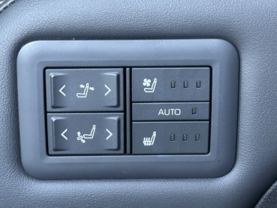 ヴェルファイアハイブリッド(トヨタ)中古車 内外装写真他１