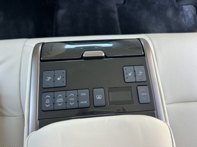 クラウンクロスオーバー(トヨタ)中古車 内外装写真他２