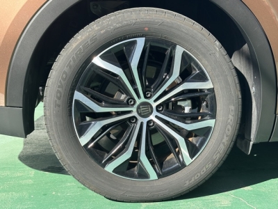 クラウンクロスオーバー(トヨタ)中古車 内外装写真他２