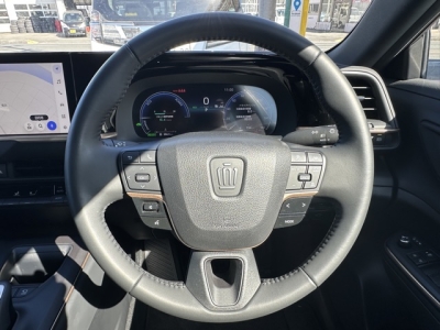 クラウンクロスオーバー(トヨタ)中古車 内外装写真