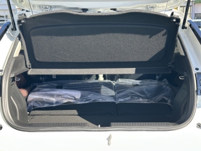 フロンクス(スズキ)登録済未使用車 内外装写真他２