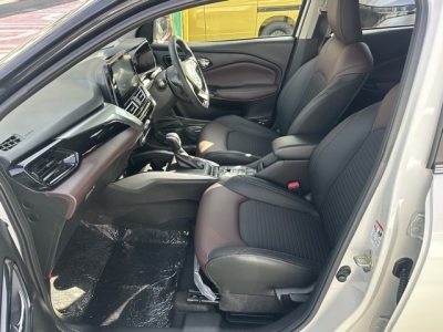 フロンクス(スズキ)レンタＵＰ 前席内装