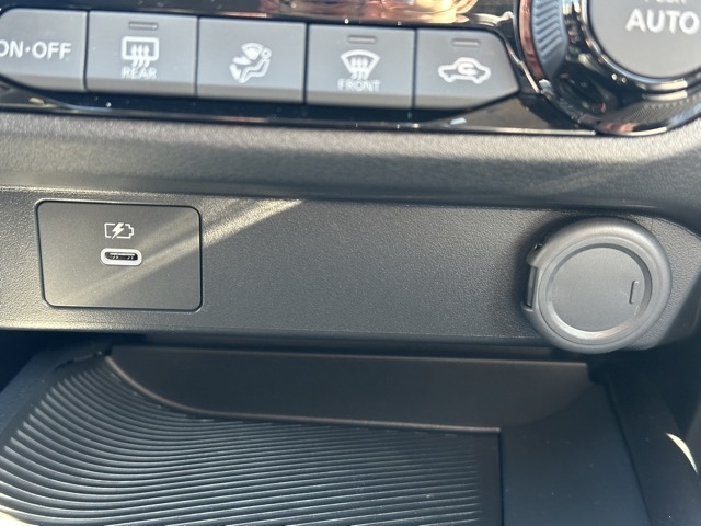 ノート(ニッサン)中古車 25