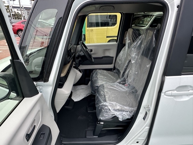 N-BOX(ホンダ)届出済未使用車 3