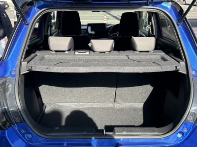 新型スイフト(スズキ)中古車 内外装写真他