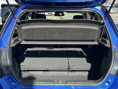 新型スイフト(スズキ)中古車 内外装写真他１