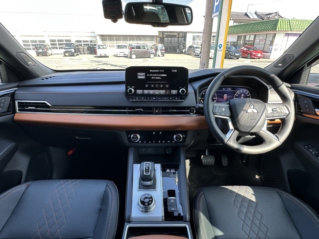 アウトランダー(三菱)中古車 6