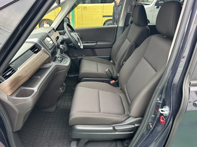 フリード(ホンダ)中古車 3