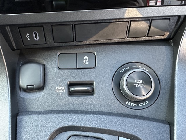 GRヤリス(トヨタ)中古車 19