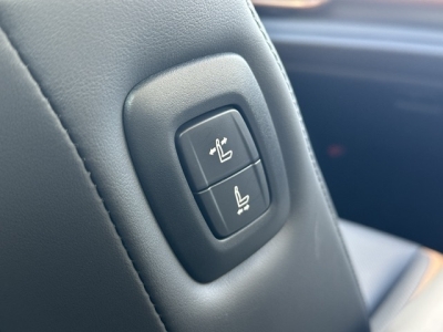 クラウンクロスオーバー(トヨタ)中古車 内外装写真他