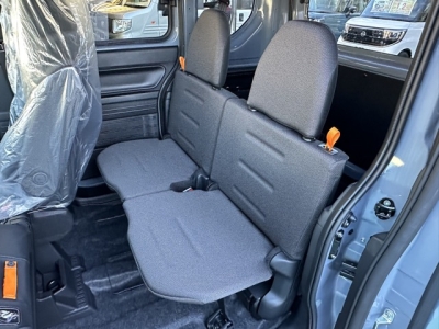 N-VAN(ホンダ)届出済未使用車 後席内装
