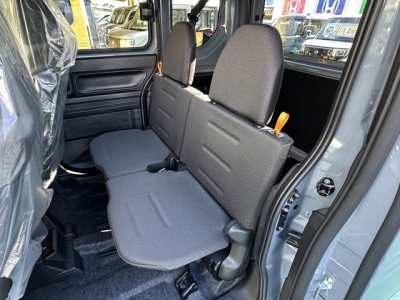 N-VAN(ホンダ)届出済未使用車 後席内装