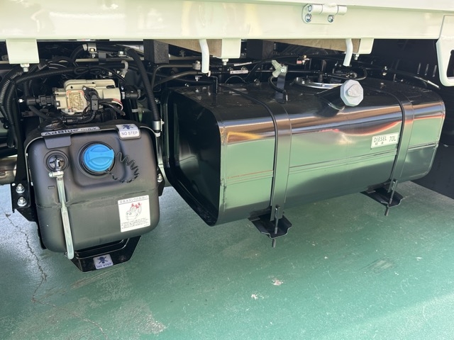 キャンター(三菱)レンタ登録済未使用車 10