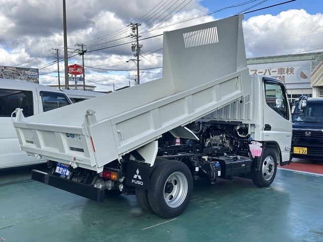 キャンター(三菱)登録済未使用車 12