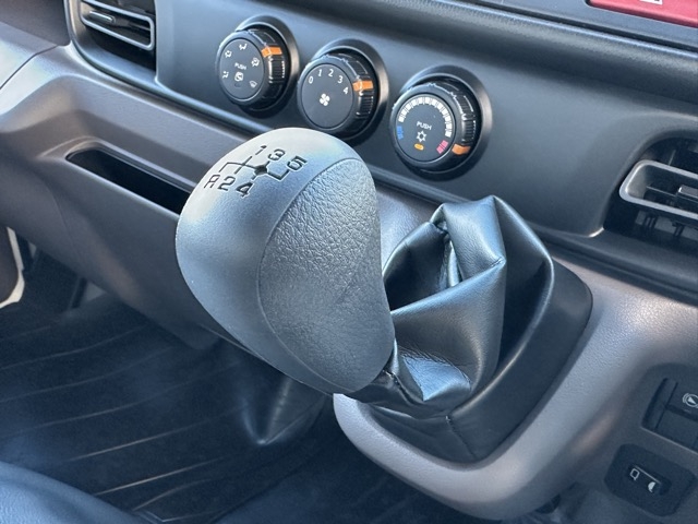 キャンター(三菱)登録済未使用車 17