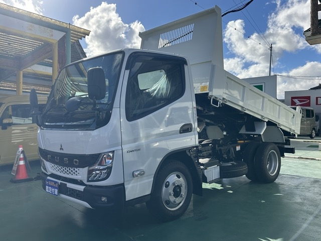 キャンター(三菱)登録済未使用車 1