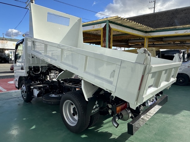 キャンター(三菱)登録済未使用車 2