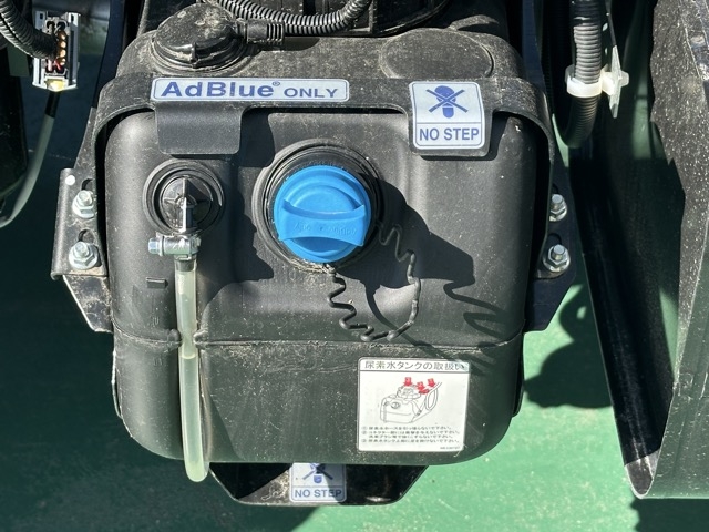 キャンター(三菱)登録済未使用車 9