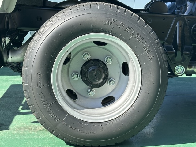 キャンター(三菱)登録済未使用車 15