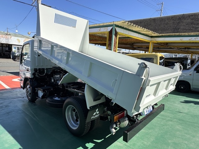 キャンター(三菱)登録済未使用車 2