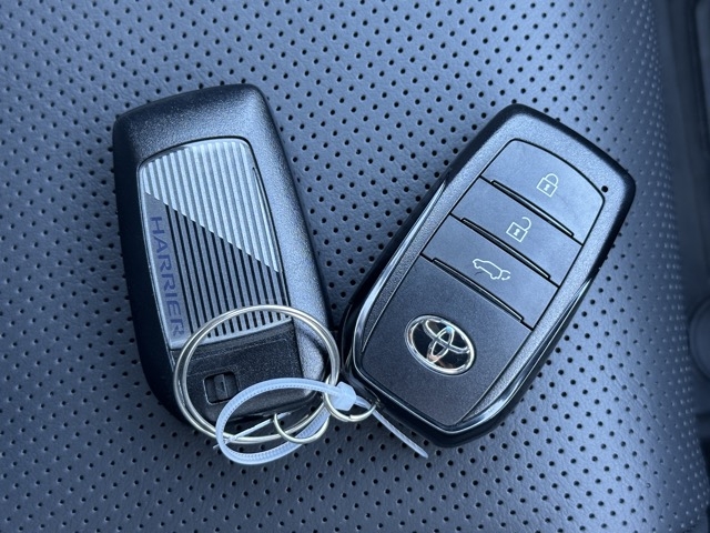 ハリアー(トヨタ)中古車 28