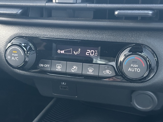 ノート(ニッサン)中古車 21