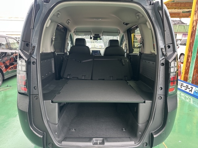 フリード(ホンダ)ディーラ-試乗車 9