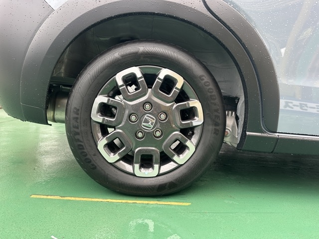 フリード(ホンダ)ディーラ-試乗車 11