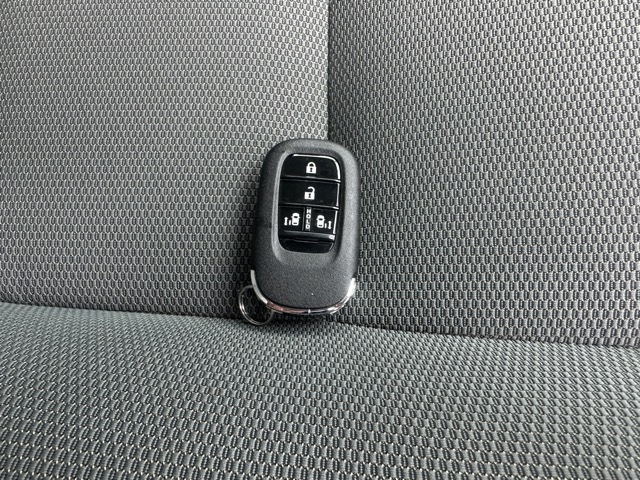 フリード(ホンダ)ディーラ-試乗車 14